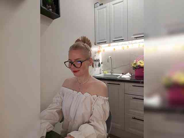 WomenS webcam