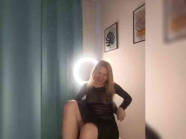 WomenS webcam
