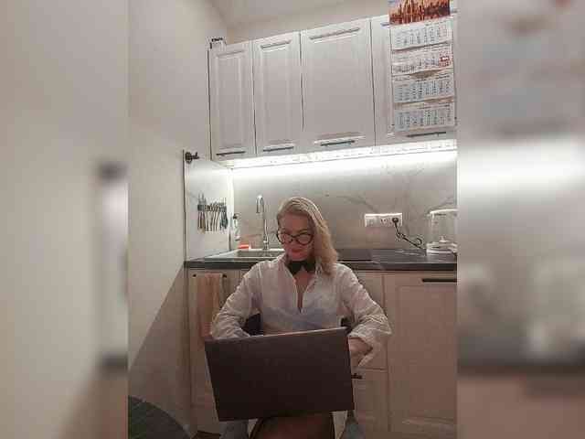 WomenS webcam