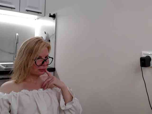 WomenS webcam