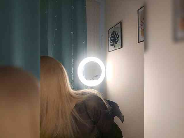 WomenS webcam