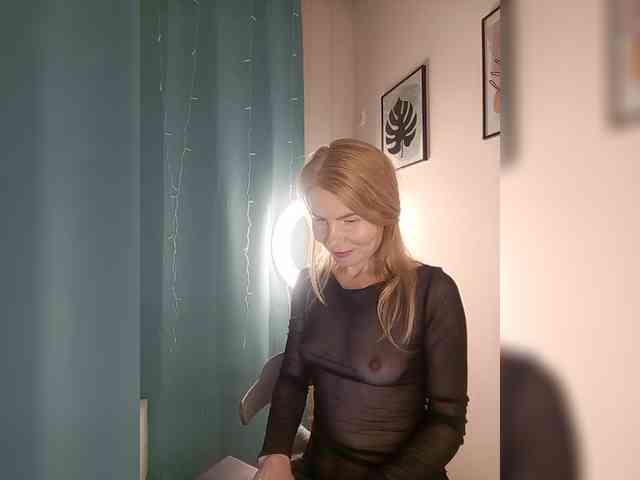WomenS webcam