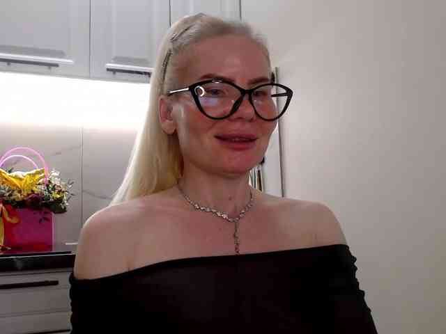 WomenS webcam