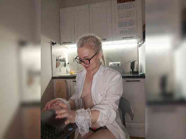 WomenS webcam