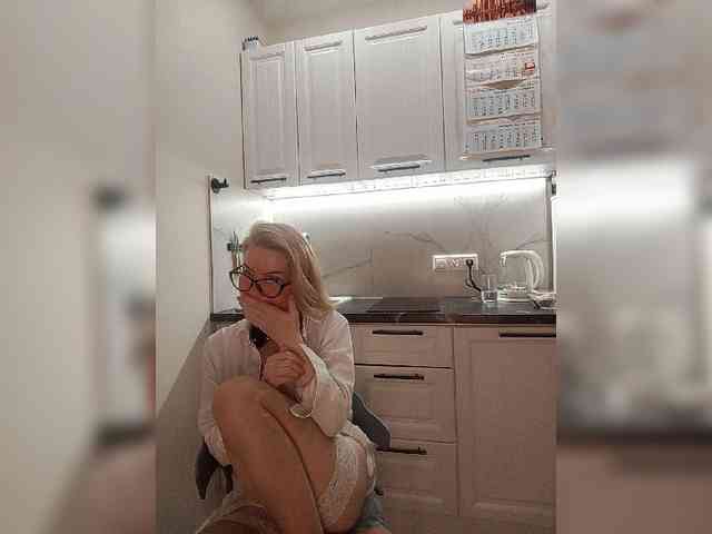 WomenS webcam