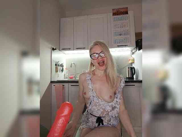 CheapSlutOnline webcam