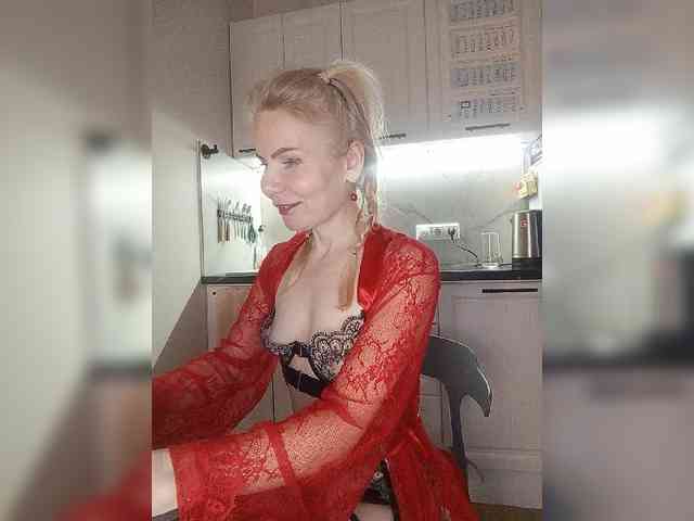 CheapSlutOnline webcam
