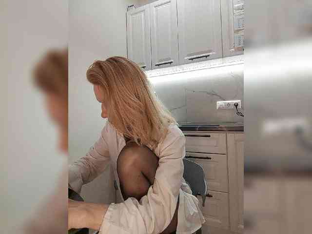 WomenS webcam