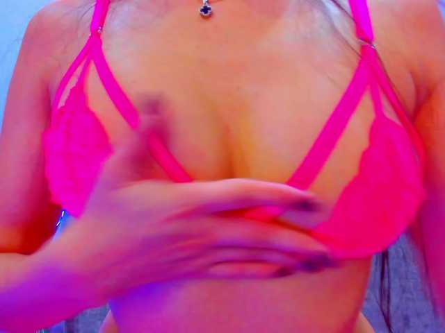 Niki-White live cam on BongaCams