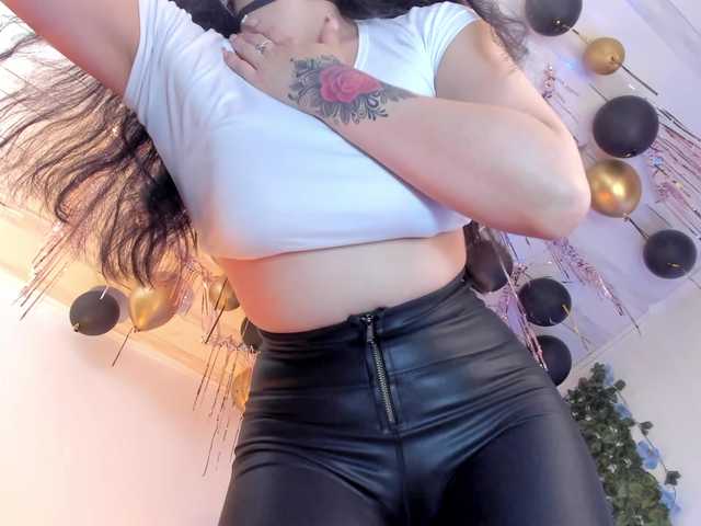 flylia01 live cam on BongaCams