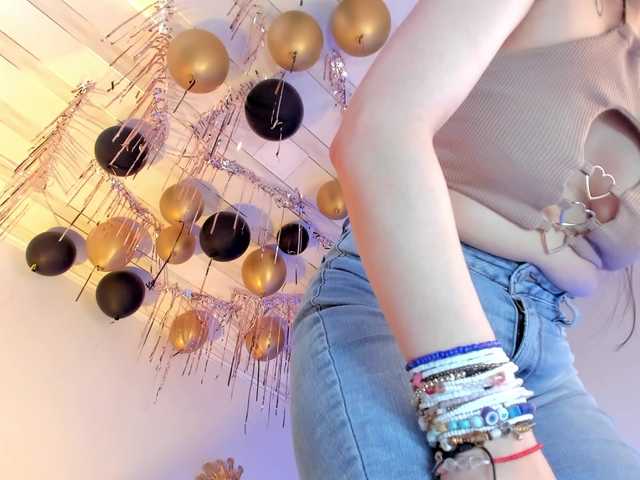 flylia01 live cam on BongaCams