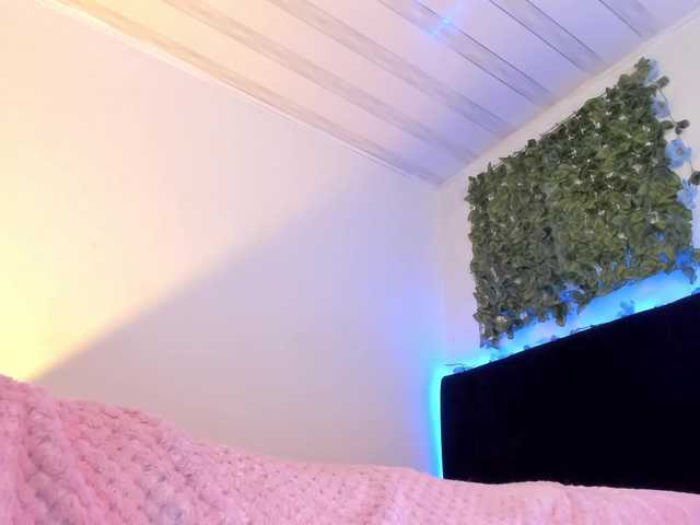 flylia01 live cam preview