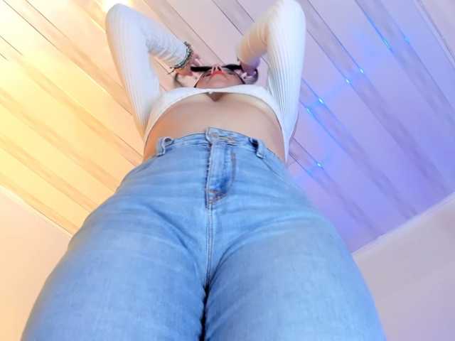 flylia01 live cam on BongaCams