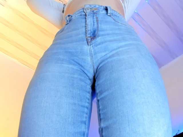 flylia01 live cam on BongaCams