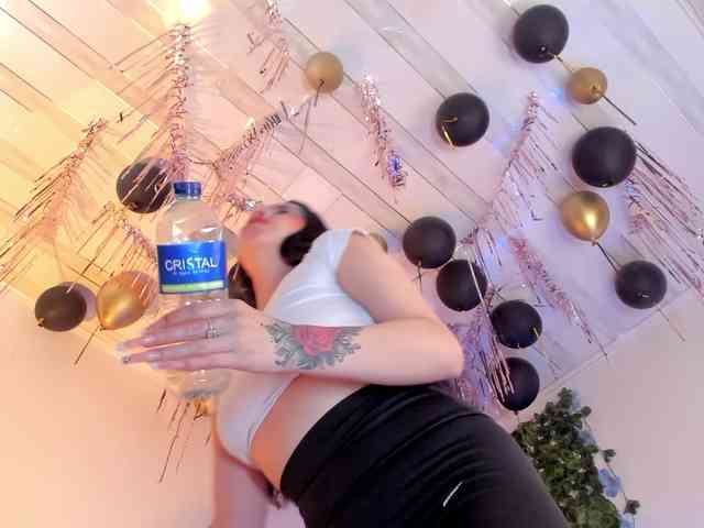 flylia01 Live Webcam on BongaCams