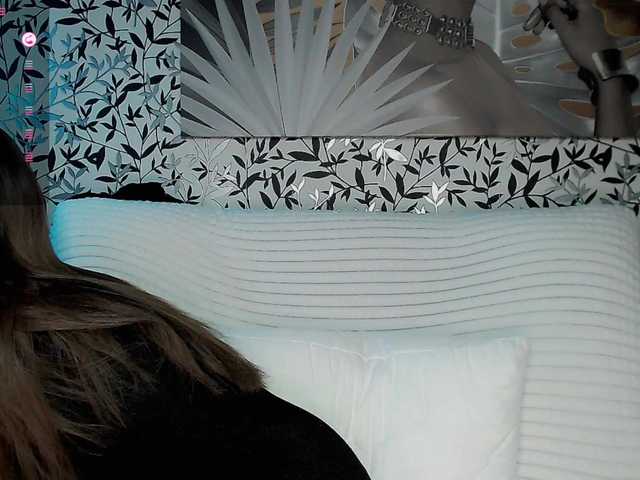 Amellea live cam on BongaCams