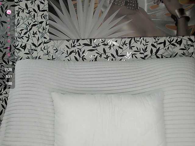 Amellea live cam on BongaCams