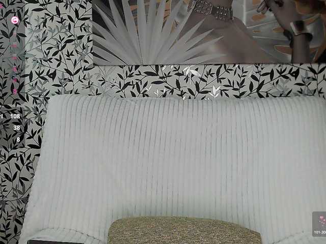 Amellea live webcam show