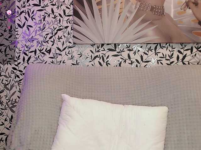 Amellea live cam on BongaCams