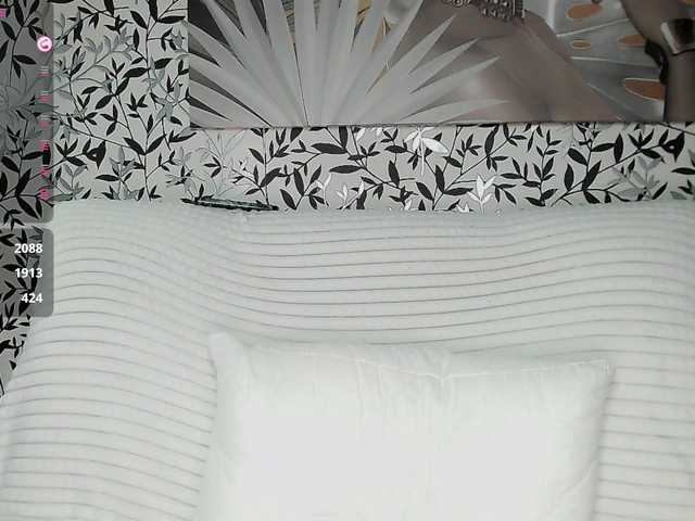 Amellea live cam on BongaCams