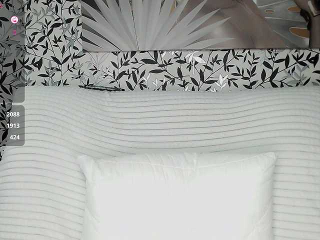 Amellea live cam on BongaCams