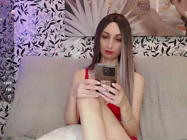 Amellea, en directo ahora en BongaCams