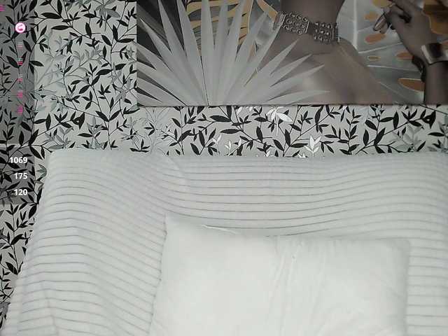 Amellea live cam on BongaCams