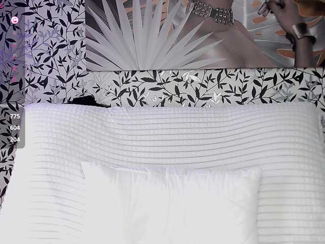 Amellea live cam on BongaCams
