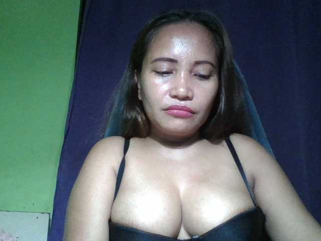 le modèle emmannuele est en webcam porno dans un show sur le site bongacams, il possède les tags suivants: Asian,Brunette,Trimmed