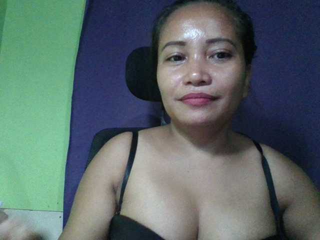 myoneandonly live cam on BongaCams