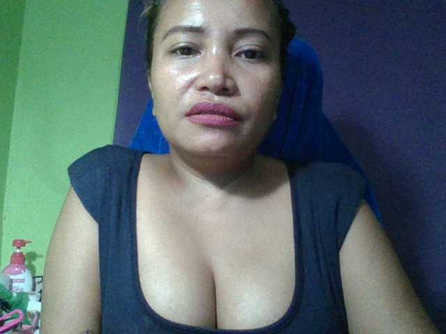 myoneandonly live cam on BongaCams