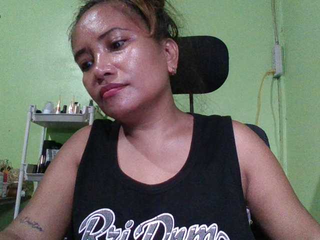 myoneandonly live cam on BongaCams