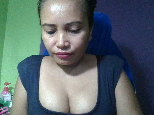 myoneandonly live cam on BongaCams