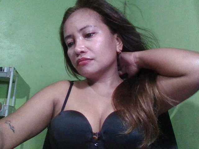 myoneandonly live cam on BongaCams