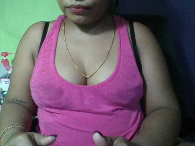 myoneandonly live cam on BongaCams
