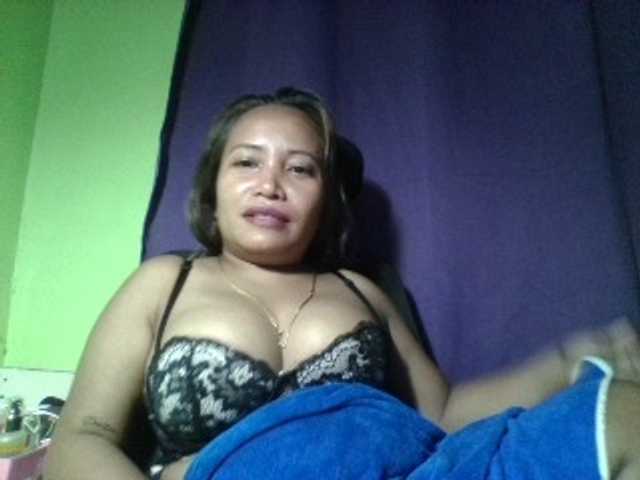myoneandonly live cam on BongaCams
