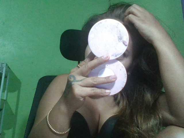 myoneandonly live cam on BongaCams