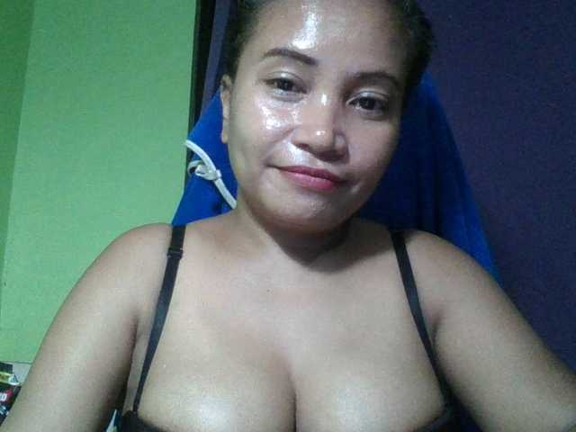 myoneandonly live cam on BongaCams