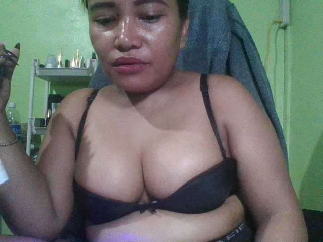 myoneandonly live cam on BongaCams