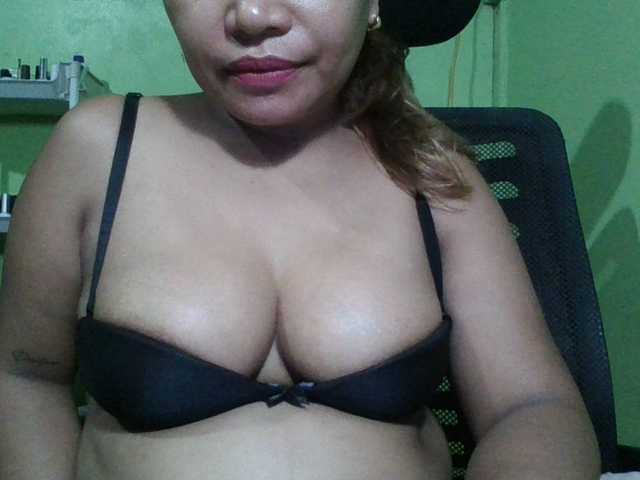 myoneandonly live cam on BongaCams