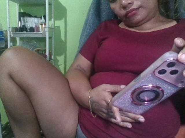 myoneandonly live cam on BongaCams