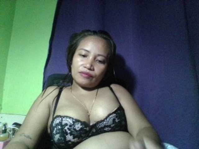 myoneandonly live cam on BongaCams
