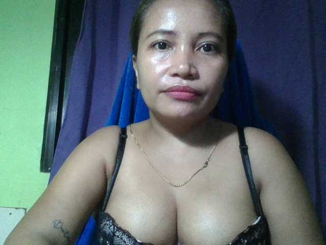 myoneandonly live cam on BongaCams