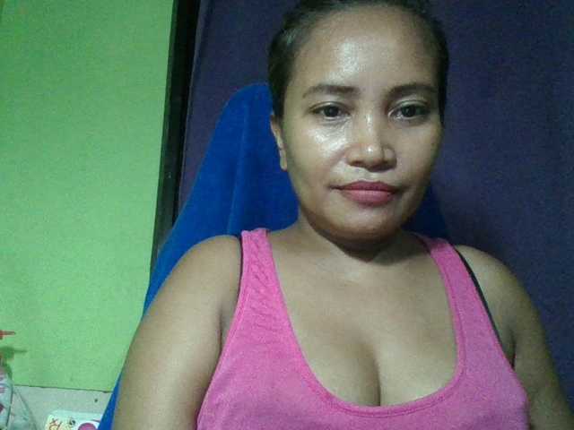 myoneandonly live cam on BongaCams