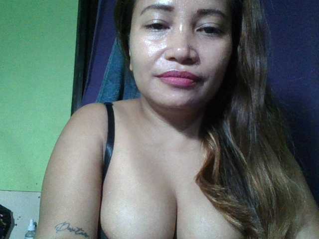 myoneandonly live cam on BongaCams