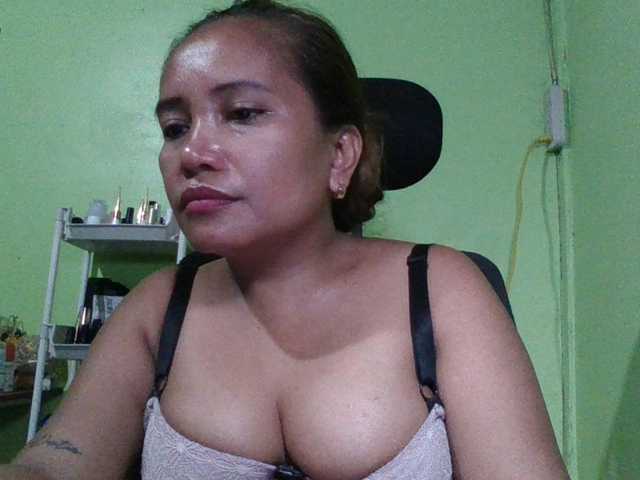 myoneandonly live cam on BongaCams