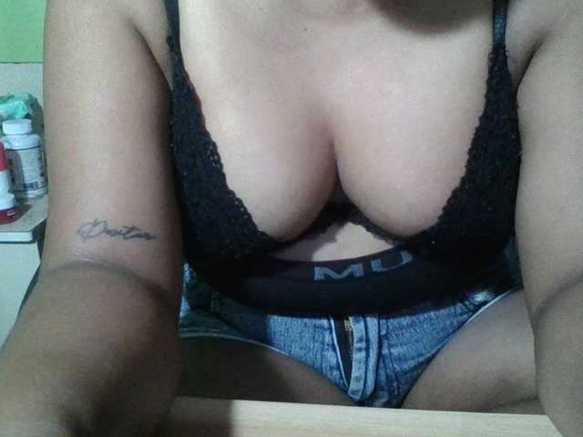 myoneandonly live cam on BongaCams