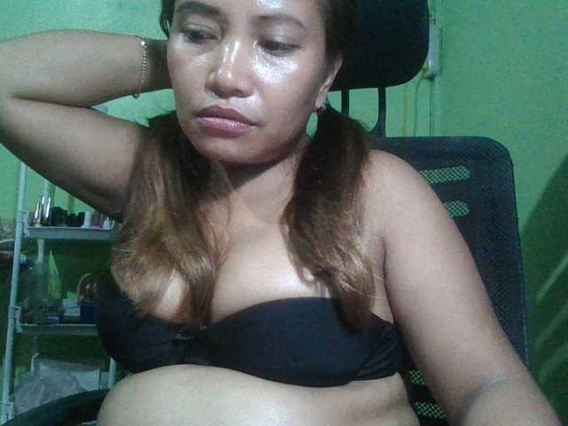 myoneandonly live cam on BongaCams