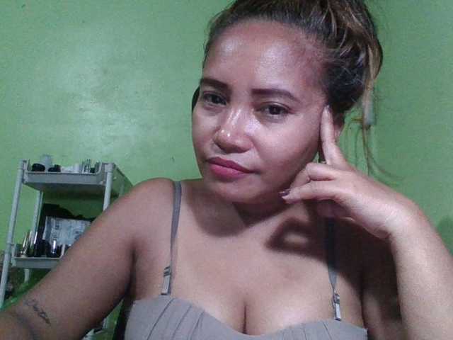 myoneandonly live cam on BongaCams