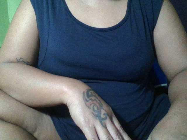 myoneandonly live cam on BongaCams